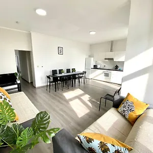 Plantin 3 Sleeping 2 Bathrooms. Apartment Antwerpen